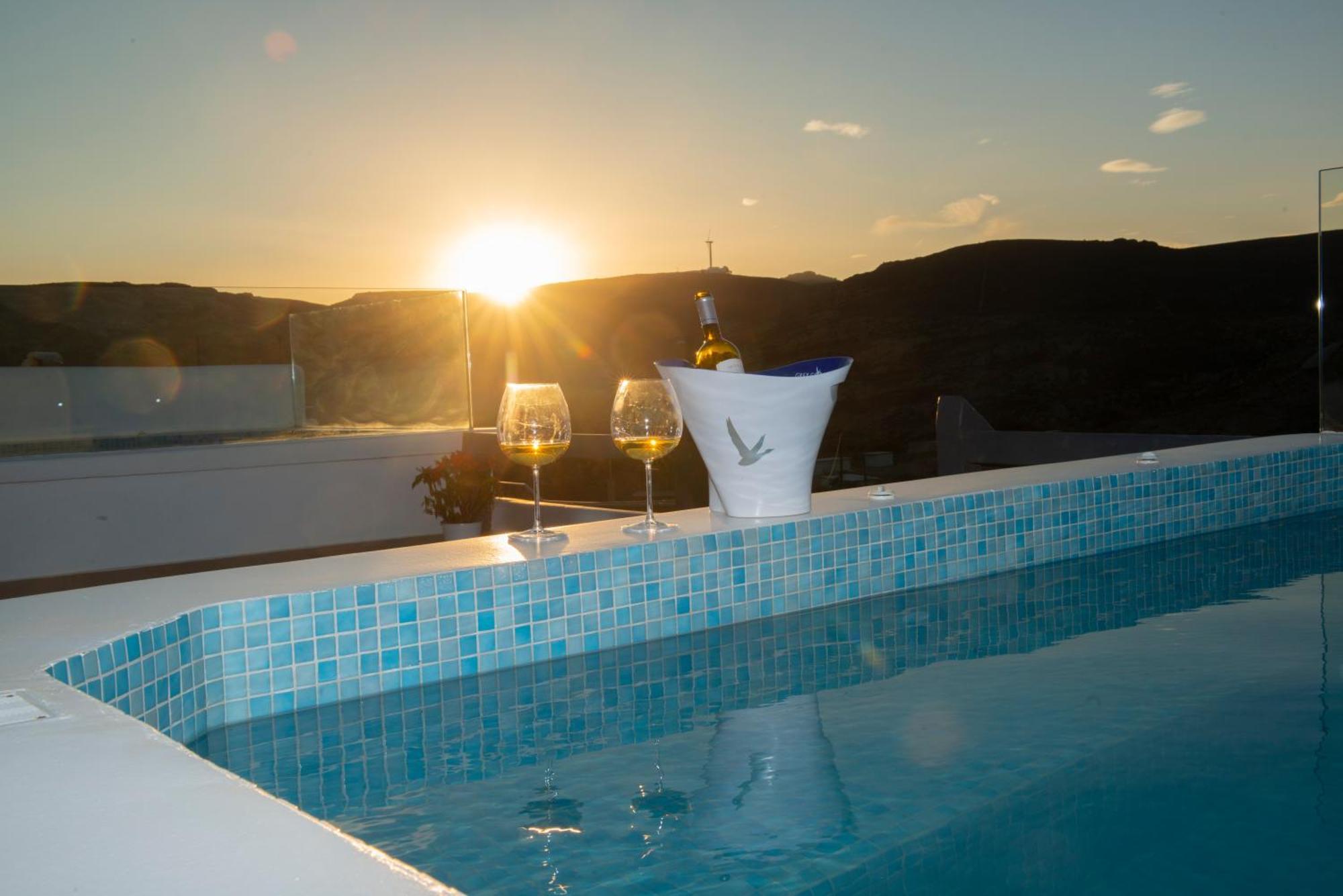 Myrsini'S Luxury Suites Merchia Mykonos Town Exterior photo