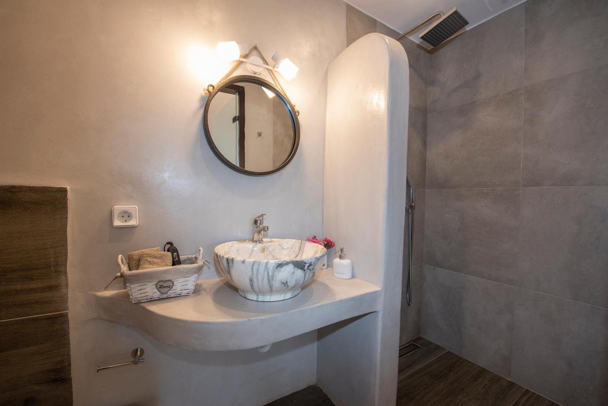 Myrsini'S Luxury Suites Merchia Mykonos Town Exterior photo